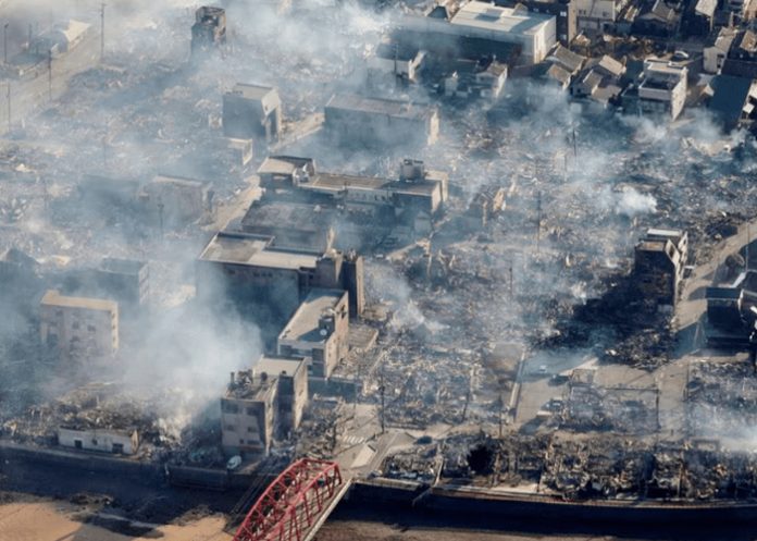 2 Lluvias dificultan rescate tras sismo que dejó varios muertos en Japón