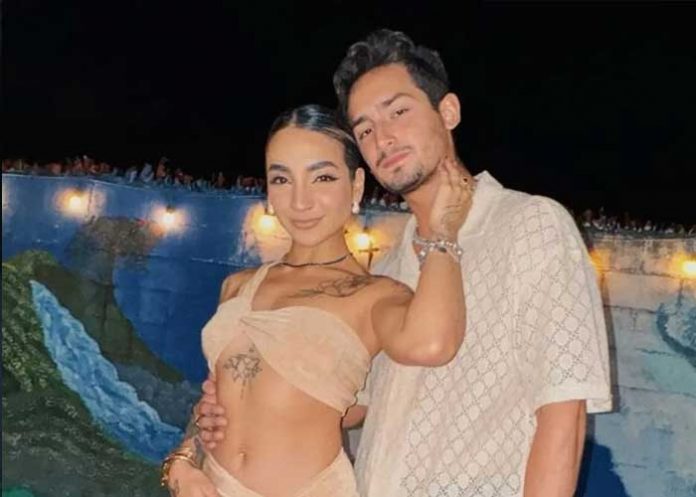 ¡Qué moderno! Emilio Osorio le toma las fotos a su novia para Onlyfans