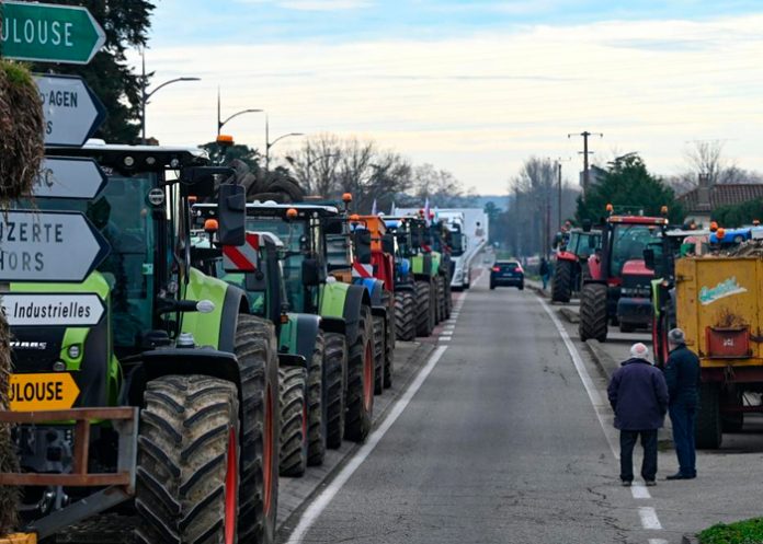 Foto: Agricultores de Francia protestan por la reducción de controles ambientales/Cortesía