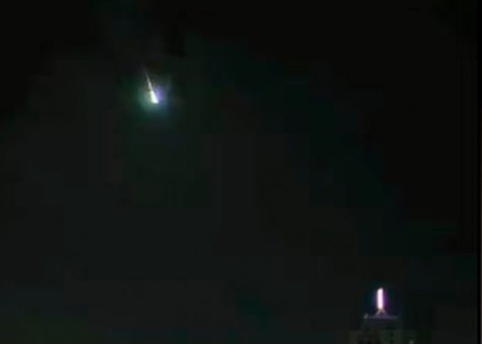 Un asteroide explota sobre Alemania y las imágenes son de otro planeta