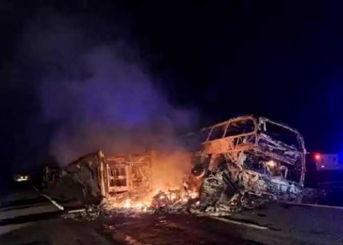 Foto: Devastador accidente deja 19 muertos y 22 heridos en México/Cortesía