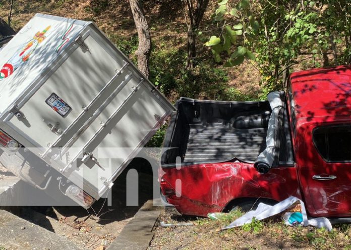 Conductores vivos de milagro al precipitarte a un guindo en Santo Tomás, Chontales