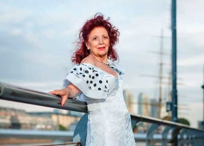 Dos mujeres mayores de 60 años buscan competir en Miss Universo