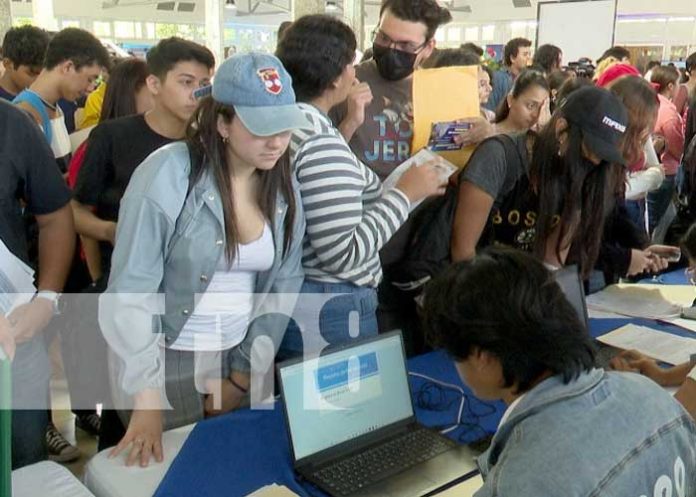 3 Foto: Todo un éxito fue la convocatoria para becas universitarias organizado por el MINJUVE/TN8