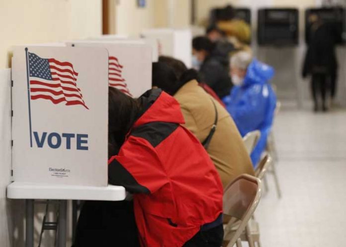 Corte Suprema de Estados Unidos decidirá si Trump se elimina de la boleta electoral