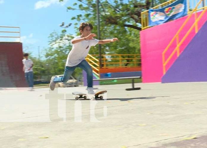 4 La academia de skateboarding en el Parque Luis Alfonso inicia año deportivo