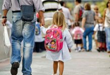 ¿Lista mamá? Tu bebé marcará un hito en su vida al iniciar la escuela Bebé se enfrenta a la experiencia de ir a la escuela