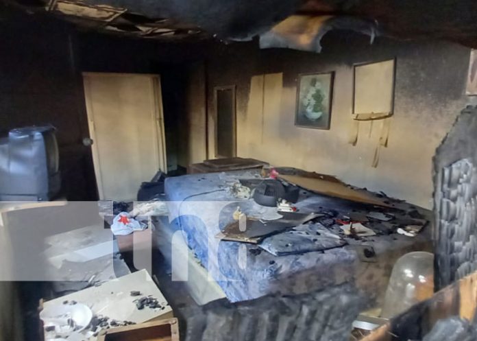 altag-3 Foto: Fuerte incendio en casa del barrio Altagracia / TN8