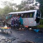 Brutal choque entre bus turístico y camión deja 25 muertos en Brasil 24 muertos en el noreste de Brasil