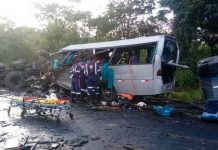 Brutal choque entre bus turístico y camión deja 25 muertos en Brasil 24 muertos en el noreste de Brasil