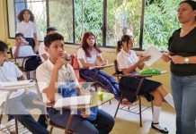 Por andar con el cel dejaron clases: Reforzamiento escolar en Nicaragua Foto: Reforzamiento escolar en Nicaragua / TN8