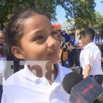 ¡Una ternura! Dayana, contenta de volver a clases y de salir en Crónica TN8 Foto: Regreso a clases con cobertura de Crónica TN8