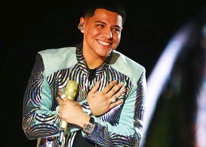 Eduin Caz anuncia su nuevo negocio