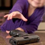 Encontró una pistola cargada: Niño de 3 años mata a su hermanito en EE.UU. Un niño de 3 años dispara y mata a su hermano