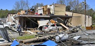 Fuertes tormentas eléctricas y tornados azotan el sur de EE.UU.