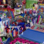 Foto: Útiles escolares en el Mercado Roberto Huembes / TN8