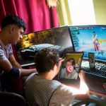 Abuelita supera la depresión jugando Free Fire