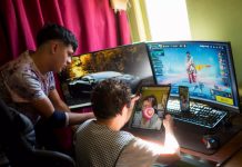 Abuelita supera la depresión jugando Free Fire