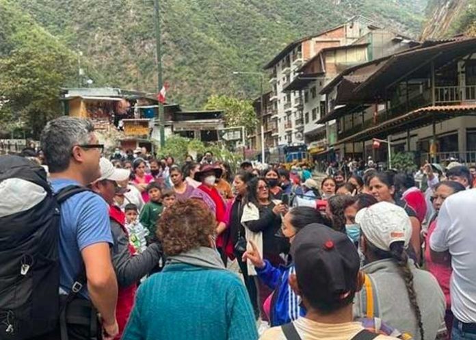 machu Penas en Perú a manifestantes en Machu Picchu