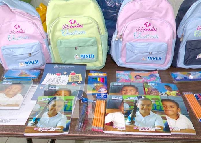 MINED entrega paquetes escolares para este inicio de clases