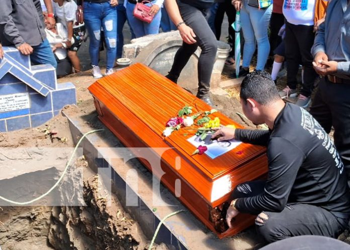 Foto: Último adiós a Jasuhara Brown Dixon, ícono LGBT de Nicaragua / TN8