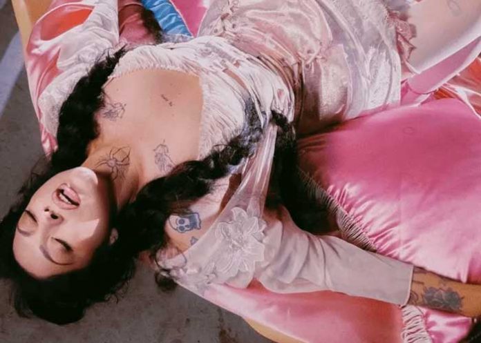 Mon Laferte desata polémica