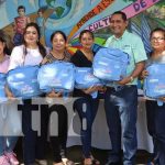 Foto: Distribución de material educativo para León / TN8