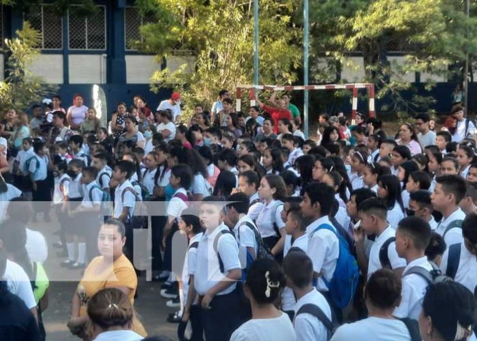Foto: Regreso a clases en colegios de Managua / TN8