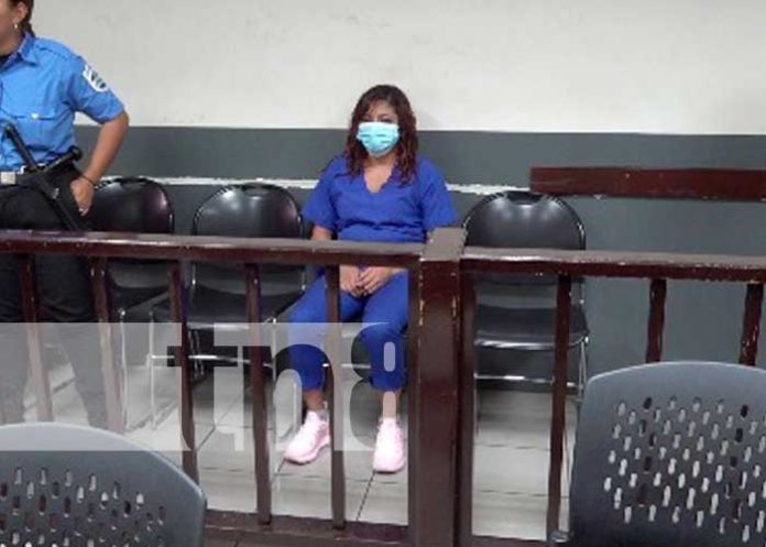 Mujer admite culpabilidad por robo de teléfono celular