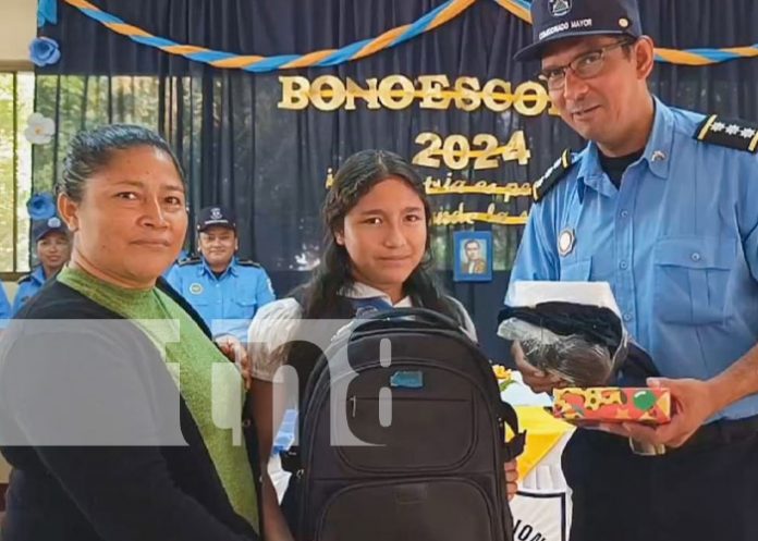Foto: Material escolar para hijos de policías en Nueva Segovia / TN8