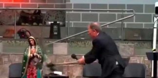 Pastor destruye una figura de la Virgen de Guadalupe