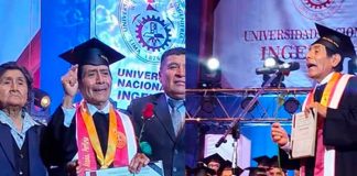 Abuelito de 70 años se gradúa de la UNI en Perú