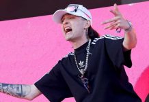 Peso Pluma agrede a fan en pleno concierto