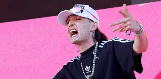 Peso Pluma agrede a fan en pleno concierto