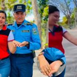 Jamás visto: Policía de Honduras le pide matrimonio a su novia en pleno operativo Le pide matrimonio a su novia en pleno operativo en Honduras