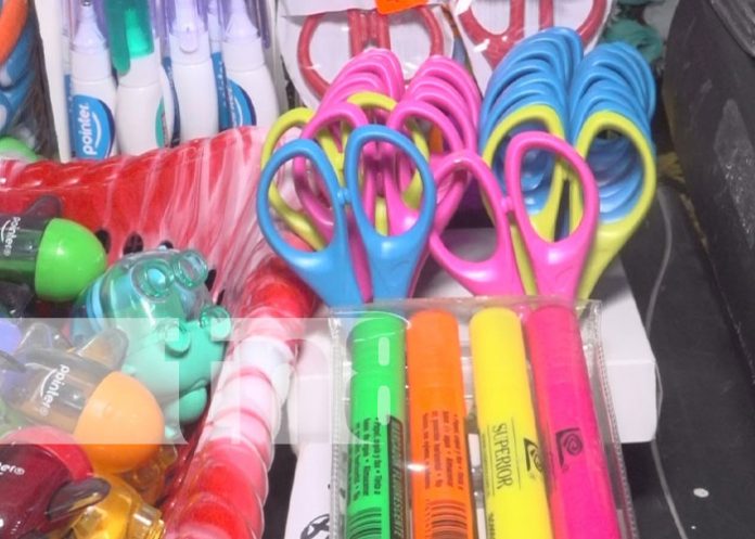 util-est-1 Foto: Promoción de útiles escolares en Estelí / TN8