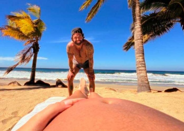 Michelle Renaud confirma que está embarazada de Matías Novoa