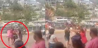 Dos parejas se van a los golpes en México