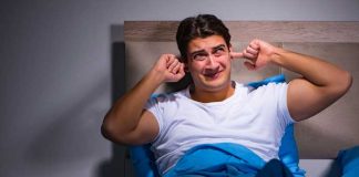 Se queja por los ruidos sexuales de sus vecinos 