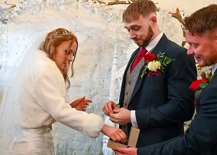 Cumple su sueño de casarse antes de morir de cáncer