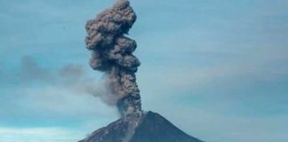Personas evacuadas en Indonesia por erupción de volcán