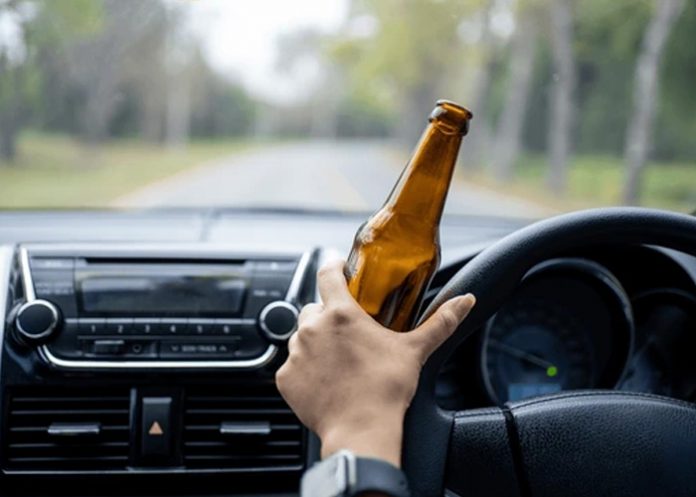 1 Foto:Conductora en estado de ebriedad termina con el carro volcado en calle de Matagalpa / Cortesía