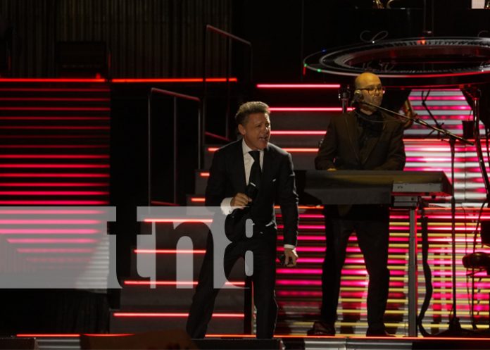 ¿Por qué Luis Miguel no interactúa con el público en sus conciertos?