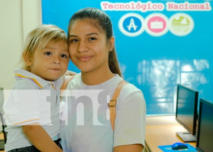 Foto: Más de 60 centros tecnológicos abrieron sus puertas para ofrecer unas 60 carreras/TN8