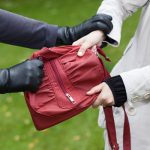 Foto: Mujer roba blusa a la "carebarro" en una tienda en San Marcos / TN8