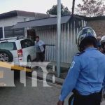 Conductor embiste a una joven y se estrella en una casa en Estelí Foto: Conductor embiste a una joven y se estrella en una casa en Estelí/TN8