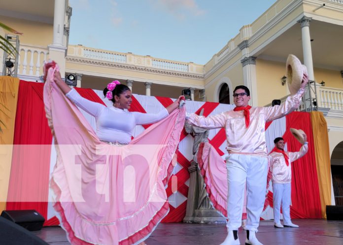 Festival de las Artes Ilumina la Plaza de la Independencia en Granada