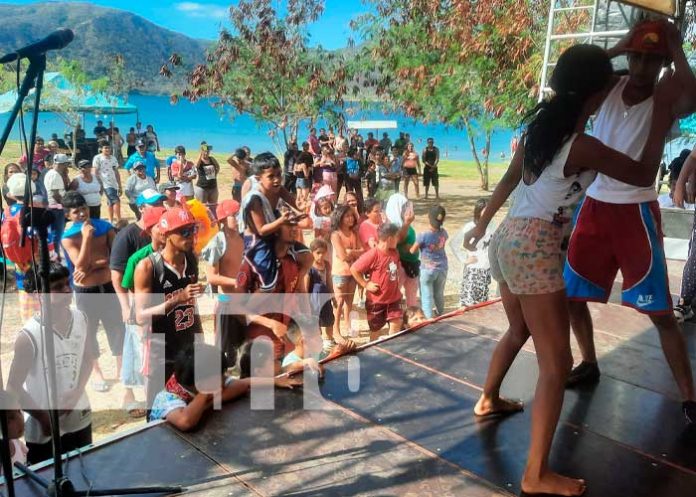 Bailatón del Amor reúne a familias en una jornada festiva en Xiloá