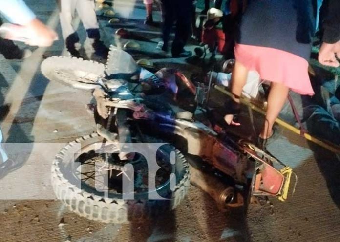 Foto: Choque entre camioneta y motocicletas en Bocana de Paiwas/TN8