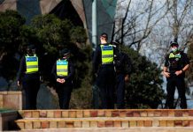 Escalofriante: Mujer vivió junto al cadáver de su hermano por 5 años en Australia Durmió con el cadáver de su hermano en Italia